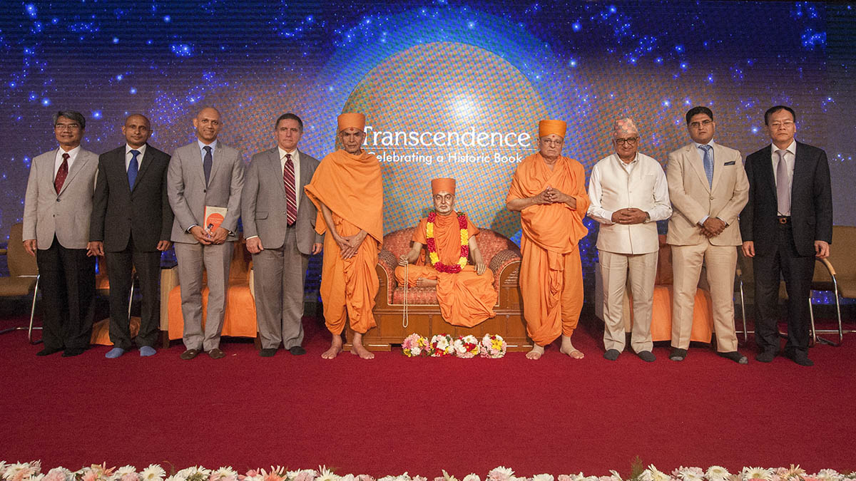 Pujya Mahant Swami and Pujya Ishwarcharan Swami with Hon. Ambassadors and Representatives from Consulates 