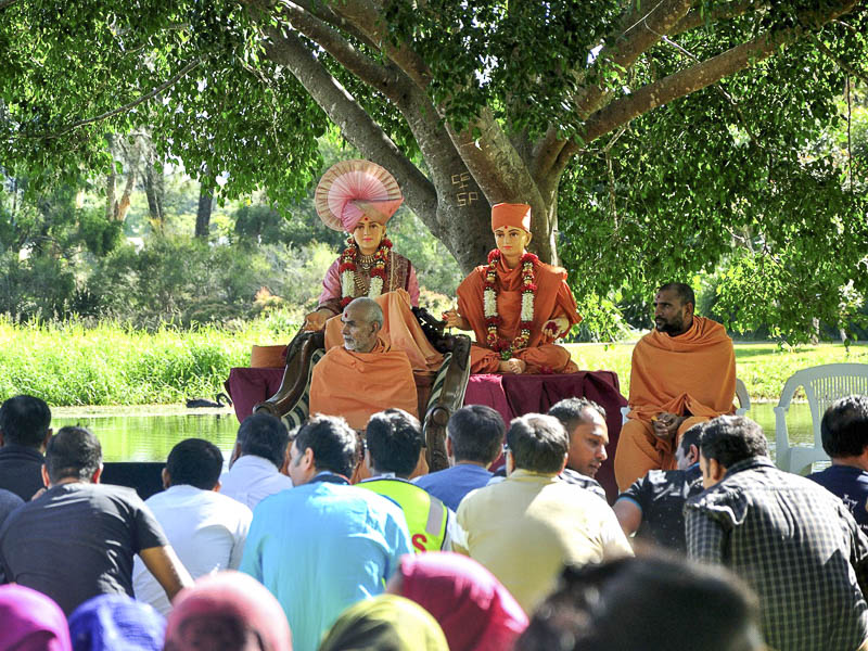 Pujya Mahant Swami during dabra utsav 