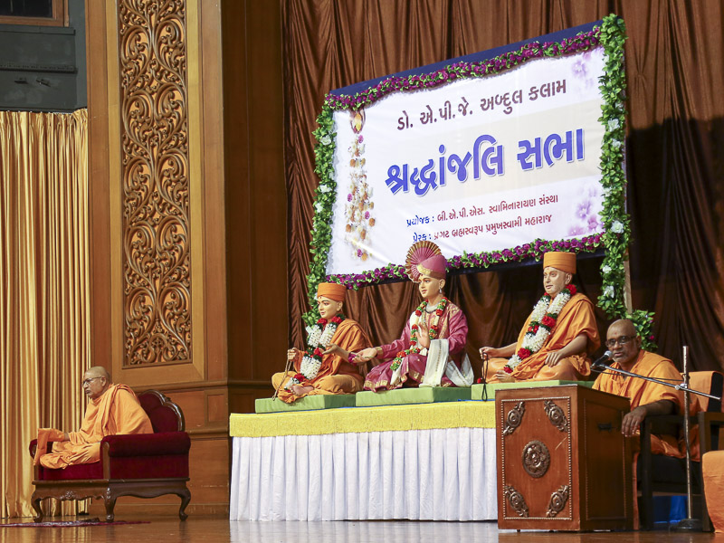 Dr APJ Abdul Kalam Honored in BAPS Assembly, Mumbai