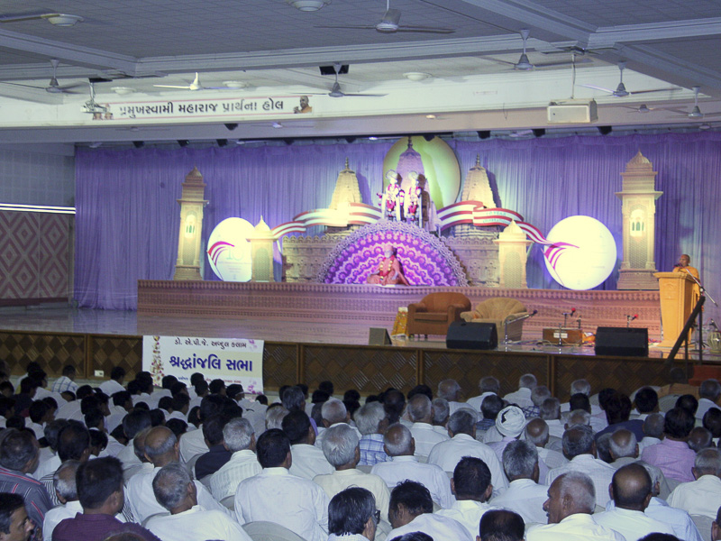 Dr APJ Abdul Kalam Honored in BAPS Assembly, Bhavnagar