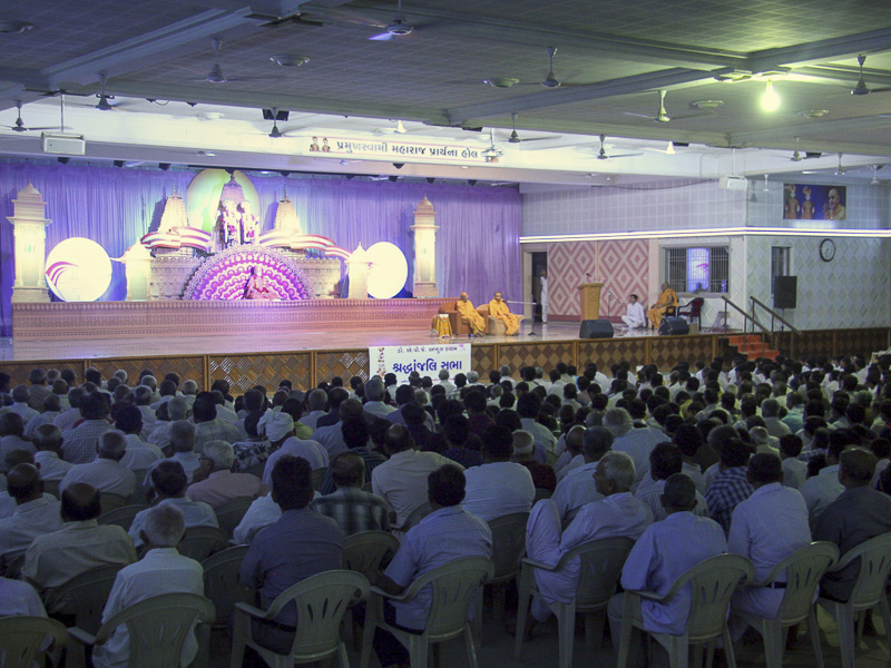 Dr APJ Abdul Kalam Honored in BAPS Assembly, Bhavnagar