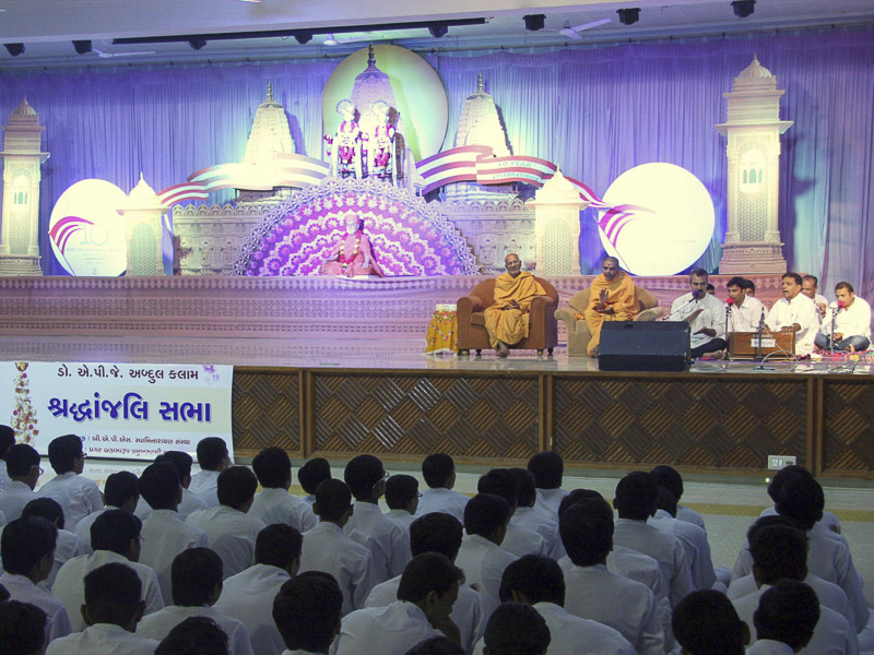 Dr APJ Abdul Kalam Honored in BAPS Assembly, Bhavnagar