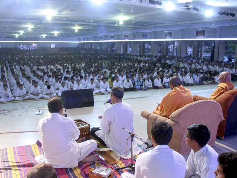 Dr APJ Abdul Kalam Honored in BAPS Assembly, Bhavnagar