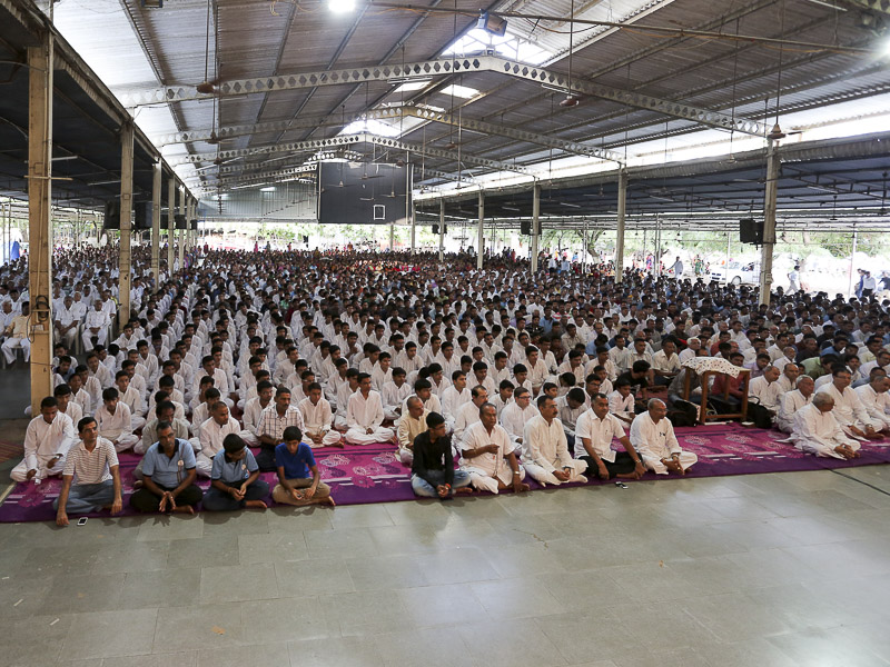 Dr APJ Abdul Kalam Honored in BAPS Assembly, Atladra (Vadodara)