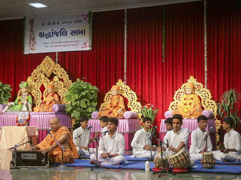 Dr APJ Abdul Kalam Honored in BAPS Assembly, Ahmedabad