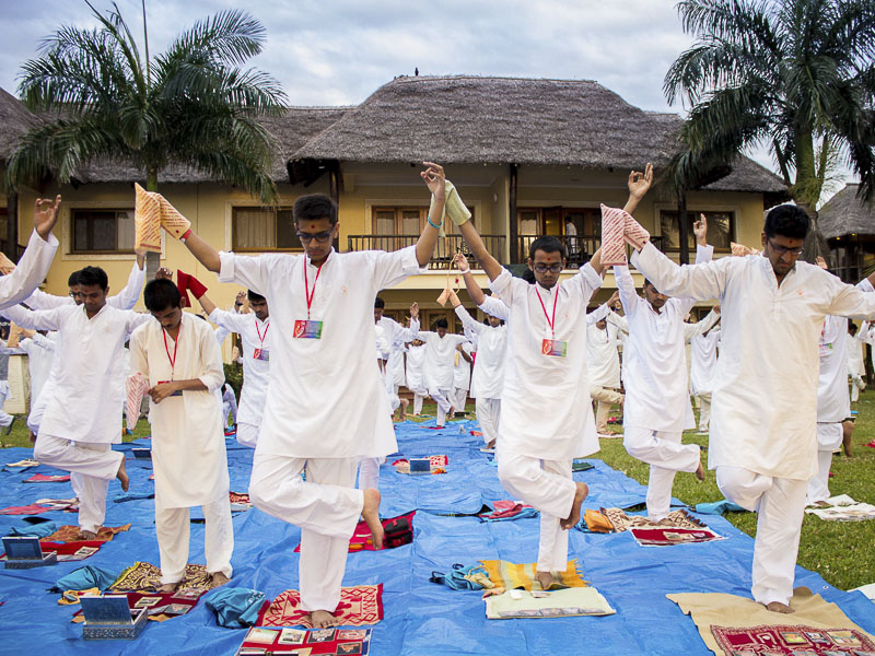 East Africa Kishore Winter Camp 2015, Dar-es-Salaam, Tanzania - Samuh Puja