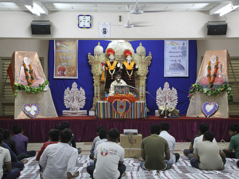 'Sanskruti' Yuva Parayan during the auspicious month of Shravan, Mahesana