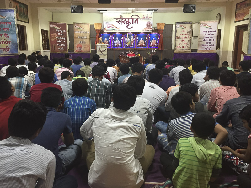 'Sanskruti' Yuva Parayan during the auspicious month of Shravan, Surat