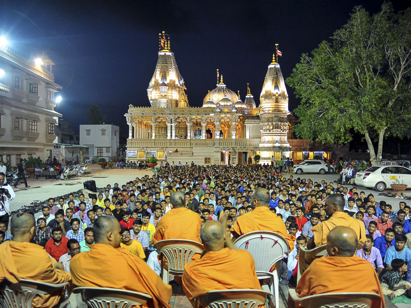 Satsang assembly in the mandir grounds