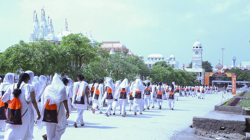 'Balihari Gurudevki' - Rajkot Yuva Shibir
