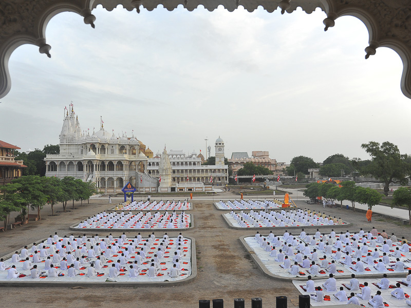Samuh puja by yuvaks in the morning