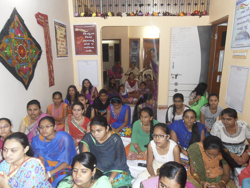 'Sanskruti' Yuvati Parayan during the auspicious month of Shravan, Bharuch