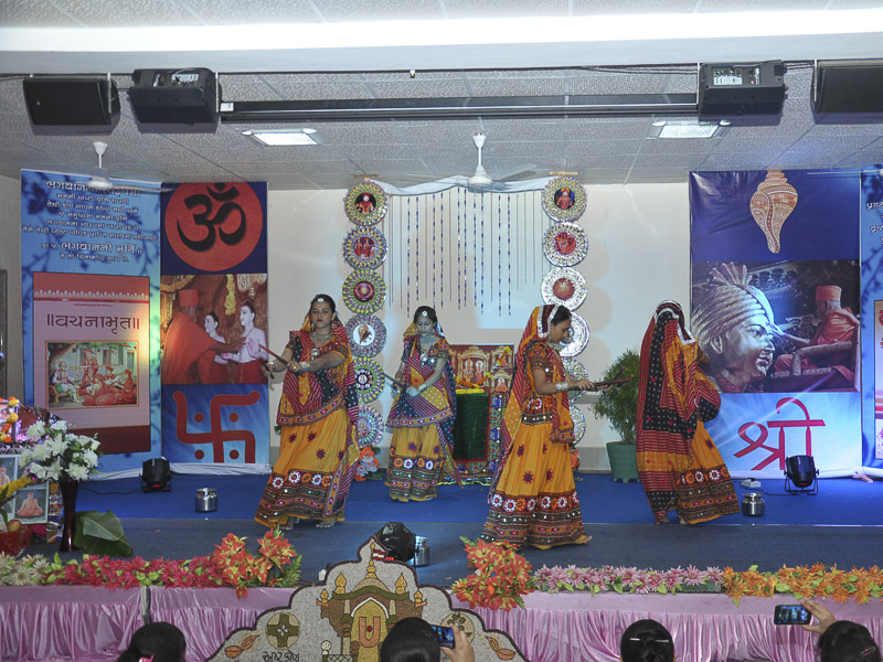 'Sanskruti' Yuvati Parayan during the auspicious month of Shravan, Surat