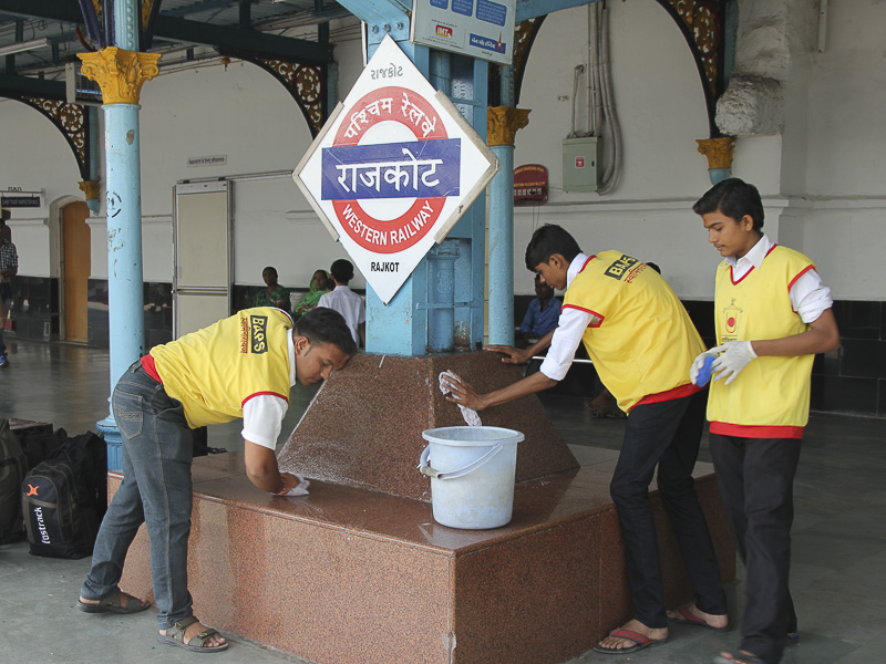 BAPS Youths Participate in 'Clean India Campaign', Rajkot