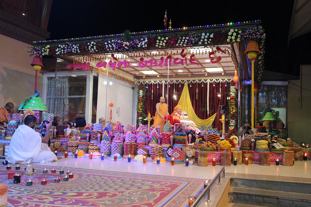Annakut for celebration of New Year in front of Swamishri