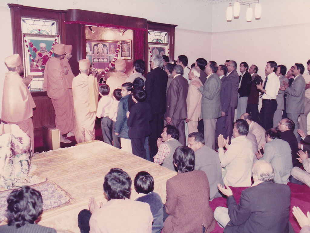 Swamishri in Preston, 1982