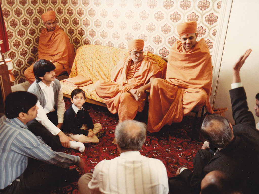 Swamishri in Preston, 1984