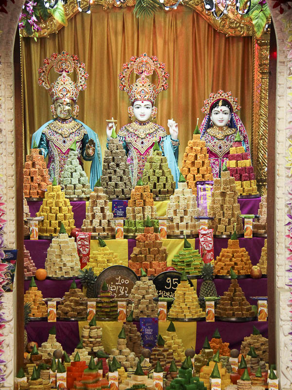 Annakut Celebration at BAPS Shri Swaminarayan Mandir, Sankari
