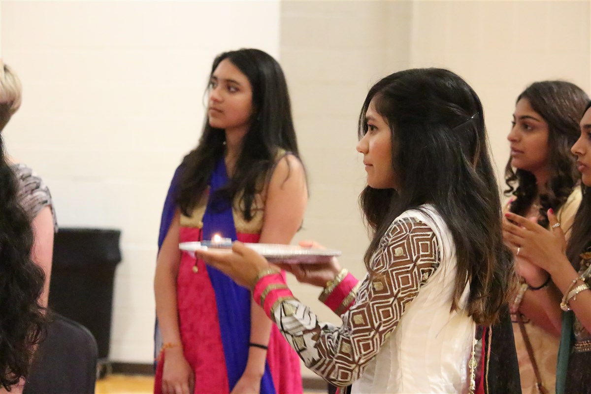 Texas A &amp; M Campus Fellowship Celebrates Diwali