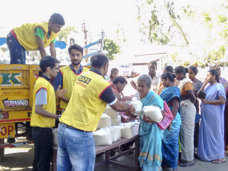 Flood Relief Work by BAPS in villages near Chennai, 12 December 2015