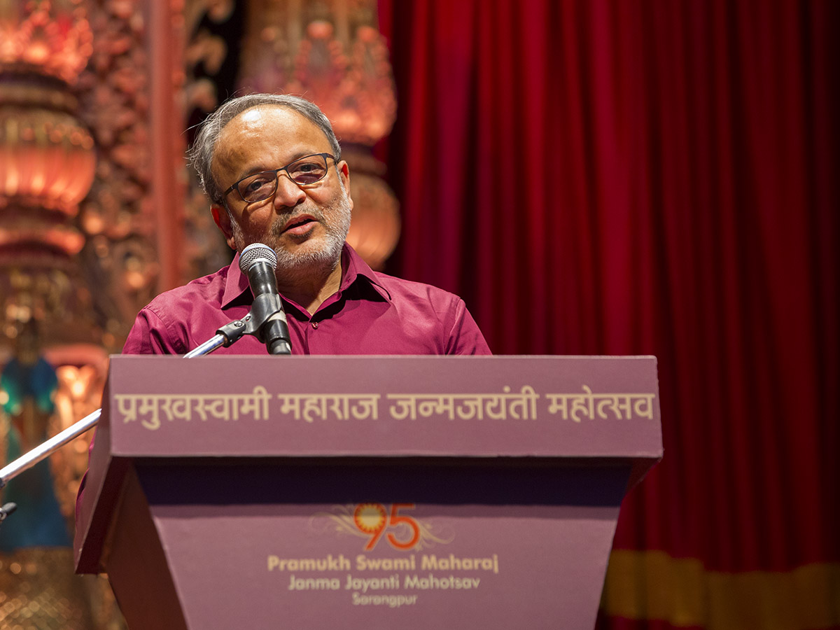 Dr. Tejas Patel narrates his experiences with Swamishri