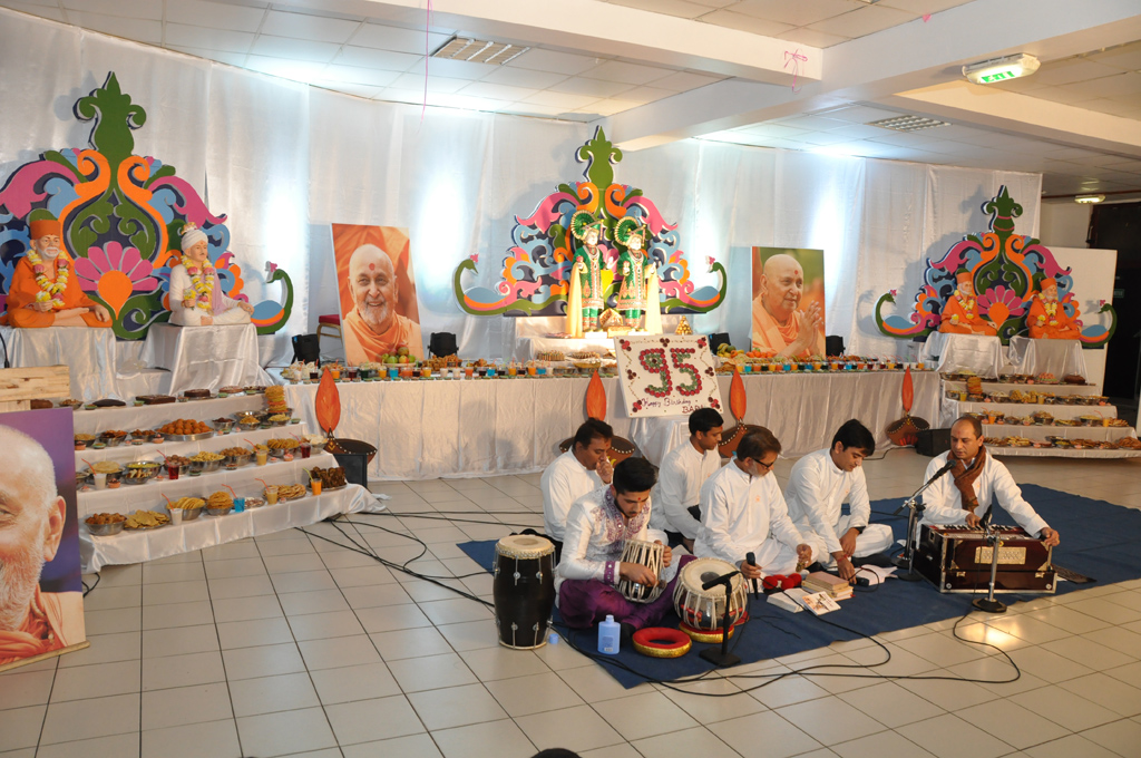 Pramukh Swami Maharaj 95th Birthday Celebrations, Paris, France