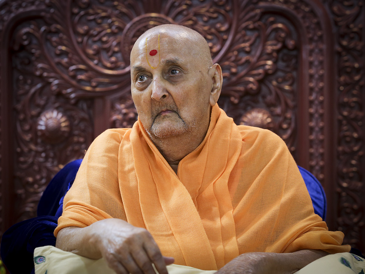 28 December 2015 - HH Pramukh Swami Maharaj's Vicharan, Sarangpur, India