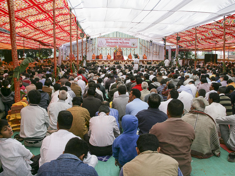 Devotees during assembly
