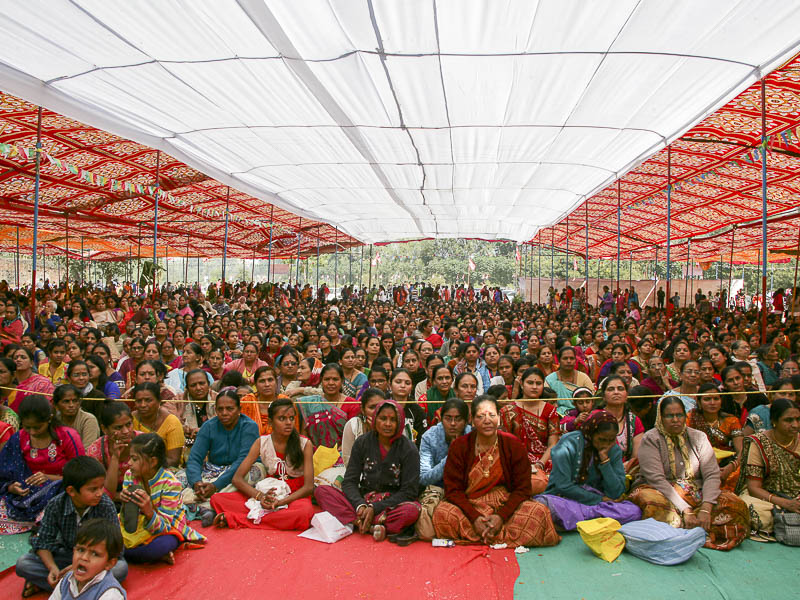 Devotees during assembly
