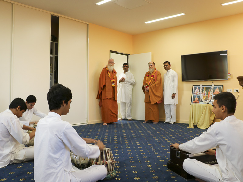 Satguru Bodhinatha Veylanswami’s visit to BAPS Swaminarayan Mandir, Adelaide, Australia