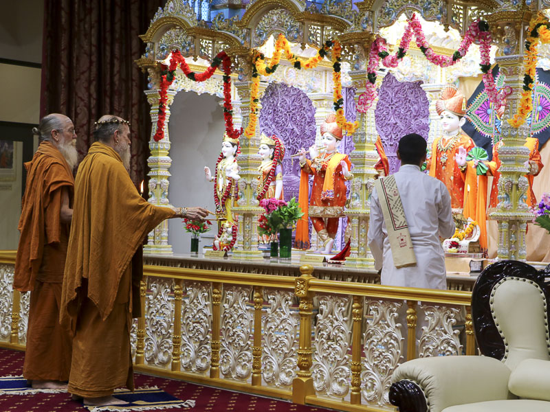 Satguru Bodhinatha Veylanswami’s visit to BAPS Swaminarayan Mandir, Adelaide, Australia