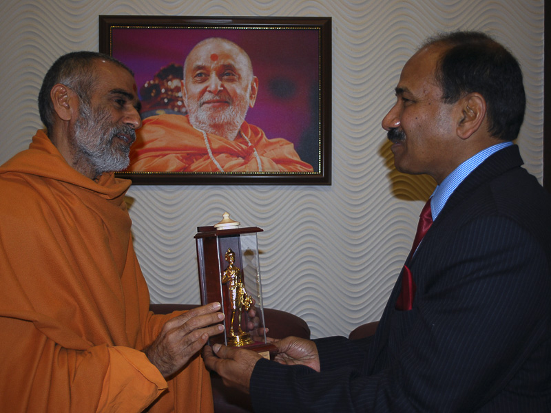 India’s Air Chief Marshal Shri Arup Raha visits Swaminarayan Akshardham, Gandhinagar