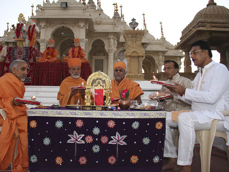 Mahapuja in the mandir grounds