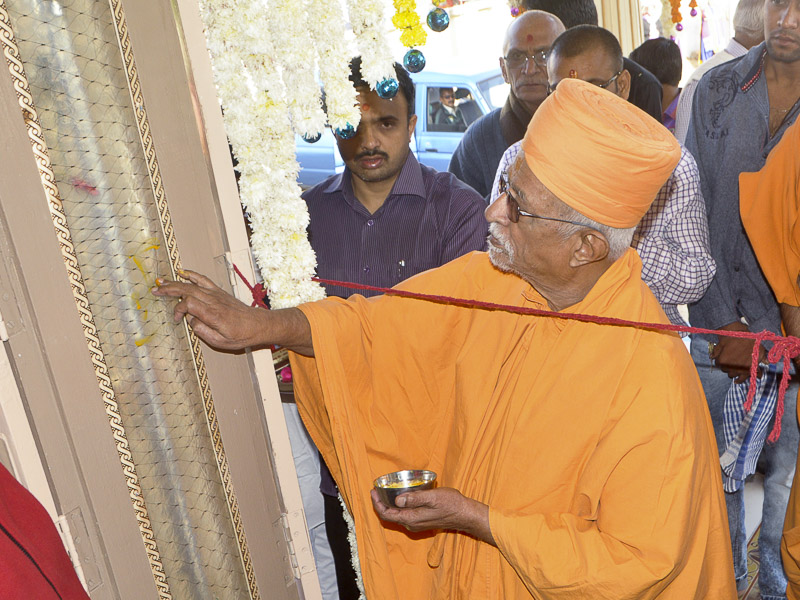 Murti-Pratishtha Mahotsav BAPS Shri Swaminarayan Mandir, Vasna