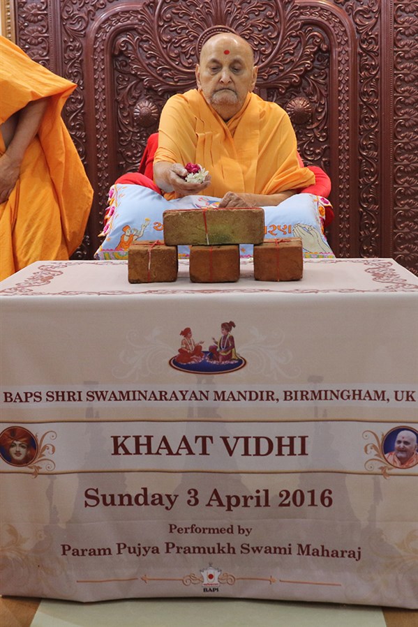 Pramukh Swami Maharaj sanctified the bricks to be used in the ground-breaking ceremony, in Sarangpur, India, on 3 April 2016