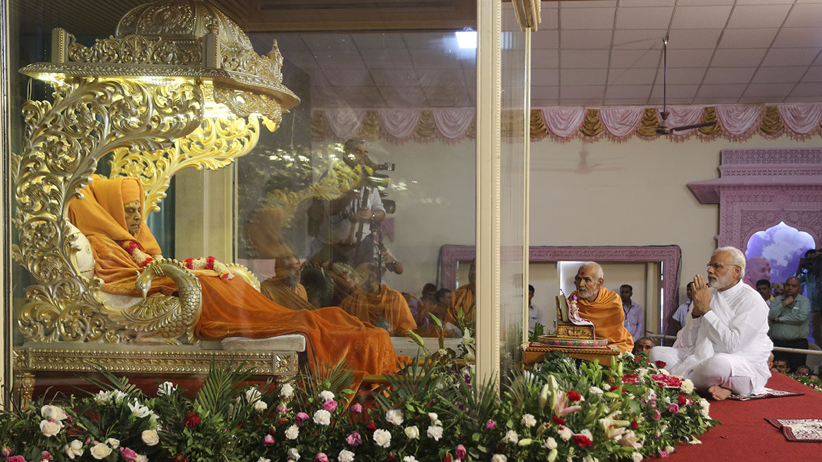 Prime Minister Shri Narendra Modi pays tributes to HH Pramukh Swami Maharaj