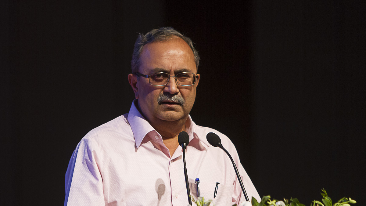 Shri Saurabh Patel addresses the assembly