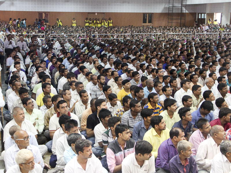 Tribute Assembly in Honor of HH Pramukh Swami Maharaj, Silvassa