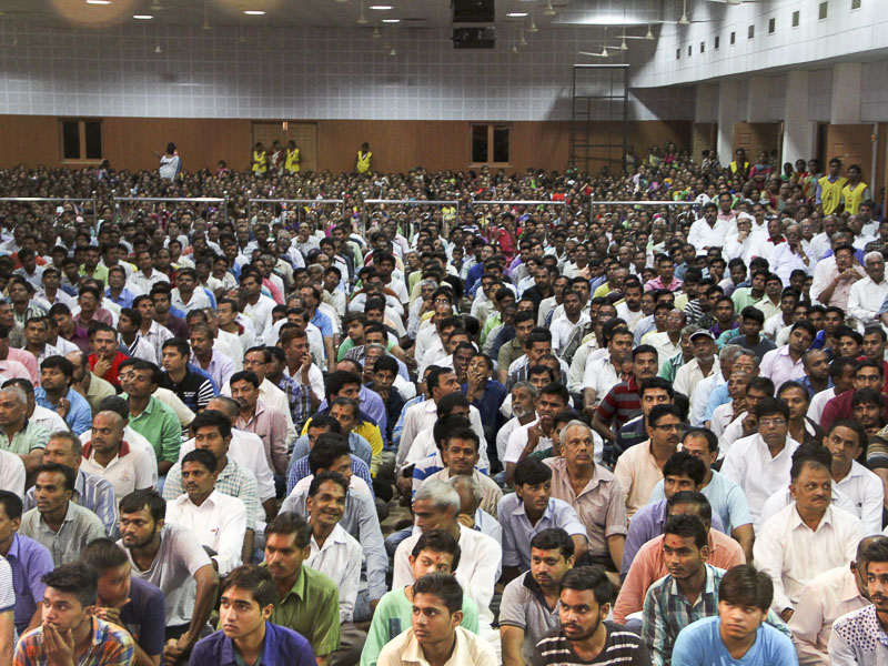 Tribute Assembly in Honor of HH Pramukh Swami Maharaj, Silvassa