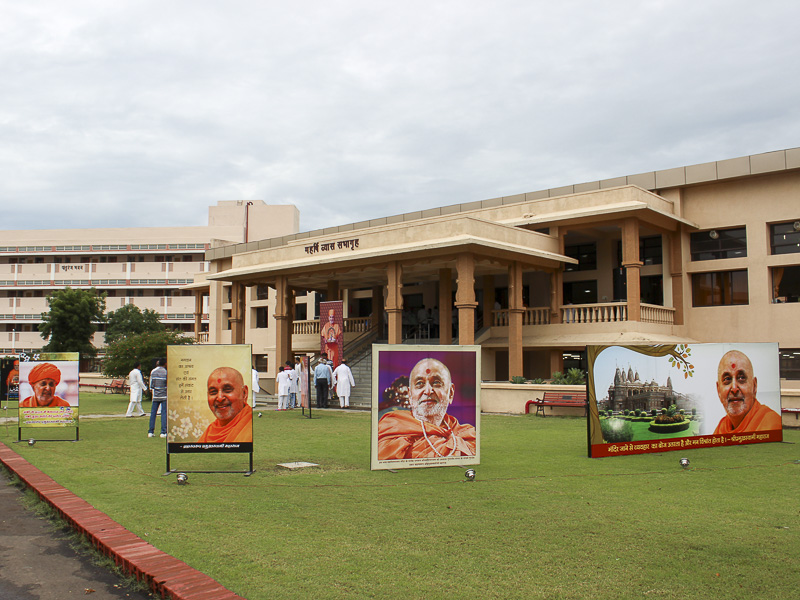Tribute Assembly in Honor of HH Pramukh Swami Maharaj, Nagpur