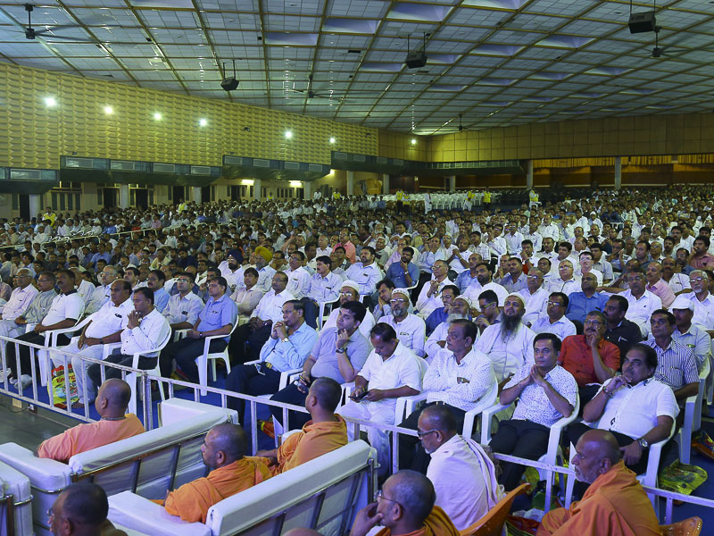Tribute Assembly in Honor of HH Pramukh Swami Maharaj, Rajkot