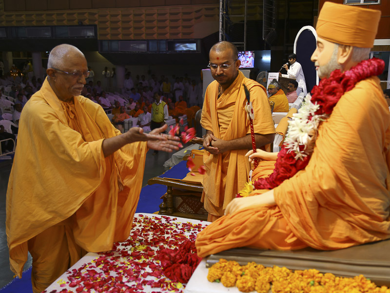 Tribute Assembly in Honor of HH Pramukh Swami Maharaj, Rajkot