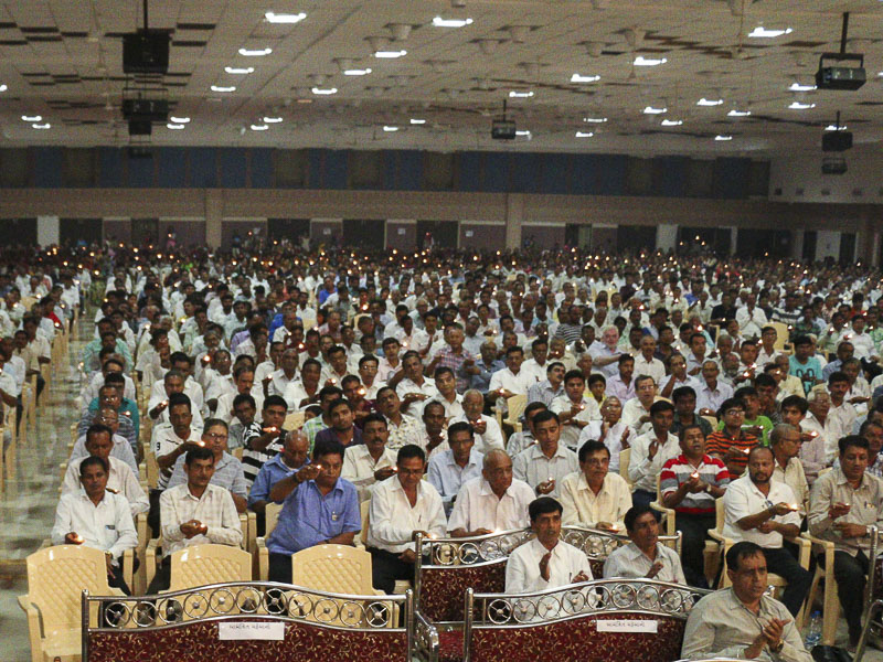 Tribute Assembly in Honor of HH Pramukh Swami Maharaj, Sankari