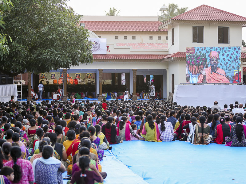 Tribute Assembly in Honor of HH Pramukh Swami Maharaj, Junagadh