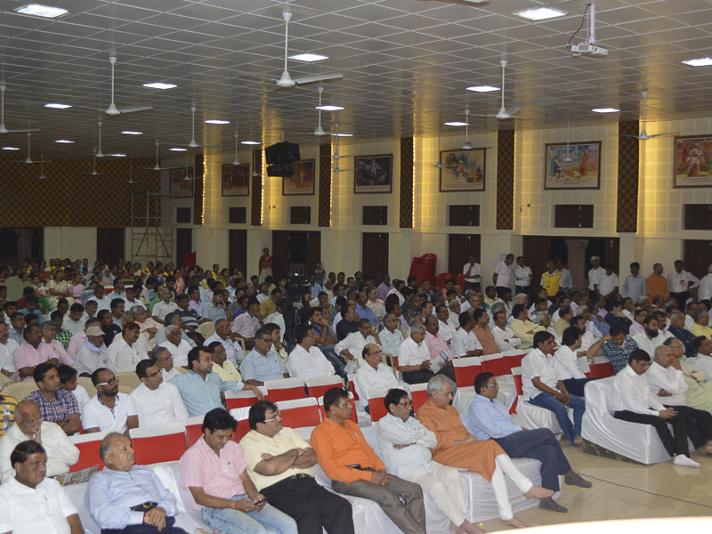 Tribute Assembly in Honor of HH Pramukh Swami Maharaj, Indore