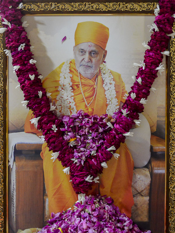 Tribute Assembly in Honor of HH Pramukh Swami Maharaj, Indore