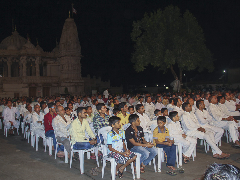 Tribute Assembly in Honor of HH Pramukh Swami Maharaj, Dhari