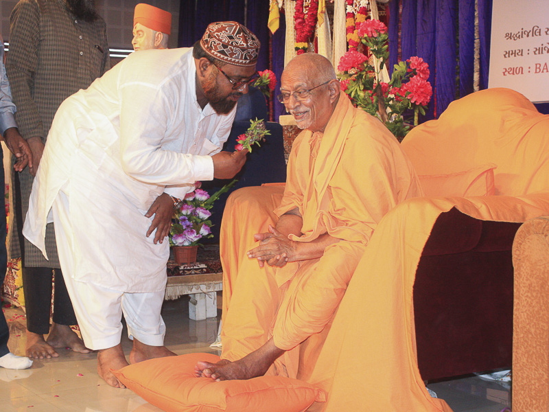 Tribute Assembly in Honor of HH Pramukh Swami Maharaj, Bhavnagar
