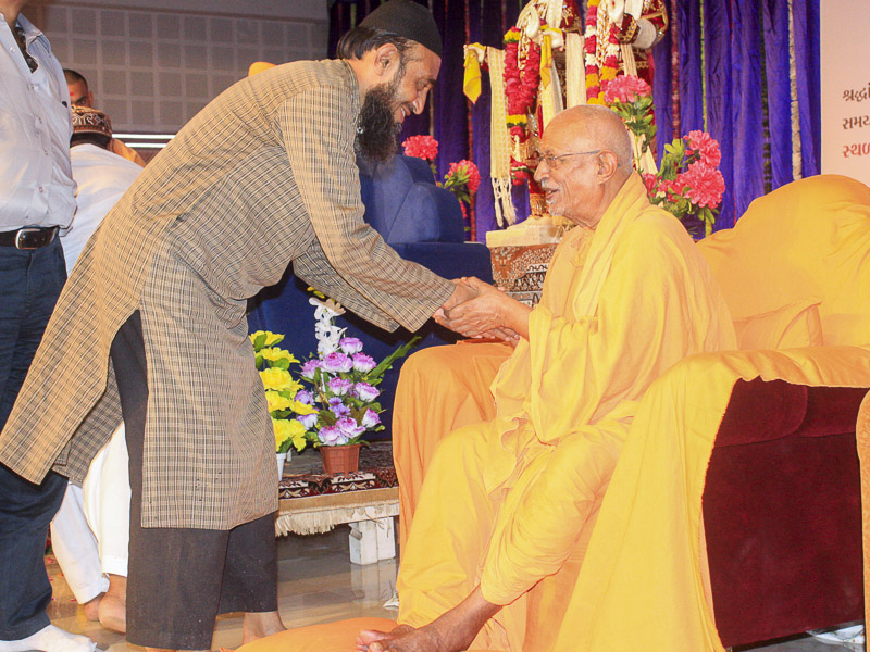 Tribute Assembly in Honor of HH Pramukh Swami Maharaj, Bhavnagar