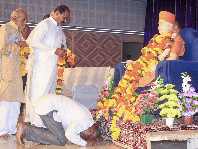 Tribute Assembly in Honor of HH Pramukh Swami Maharaj, Bhavnagar